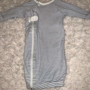 Preemie zipper gown